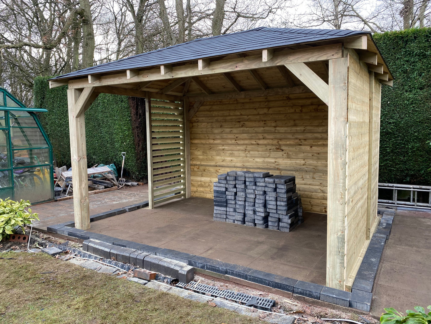 Heritage Garden Gazebo – 2 Enclosed Panels with Modern Feature Panel